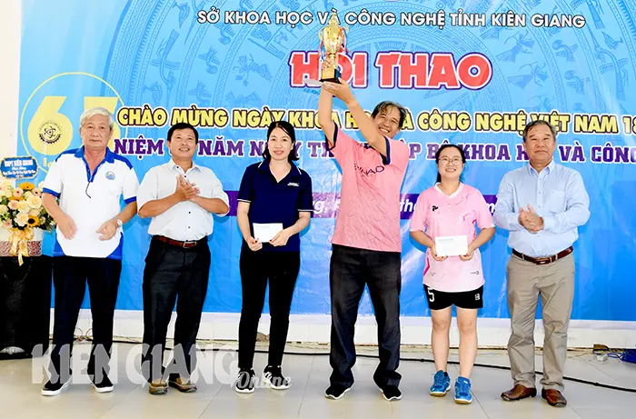 Hội thao truyền thống chào mừng ngày khoa học và công nghệ Việt Nam 